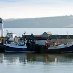 Harbourside Apartments With Private Parking